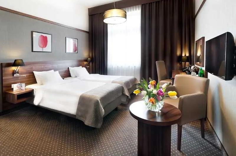 Golden Tulip Krakow City Center 4*,